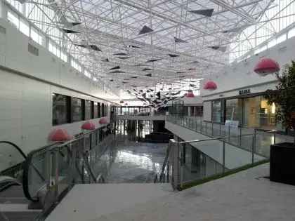 Centro Comercial Serrallo