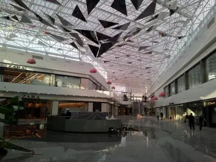 Centro Comercial Serrallo