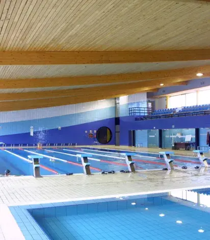 PISCINA CAMPOS GÓTICOS (PALENCIA)