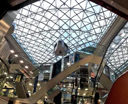 ARCO SHOPPING CENTER