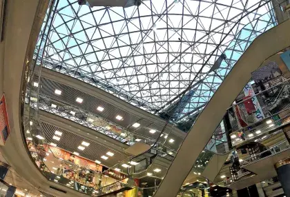 ARCO SHOPPING CENTER