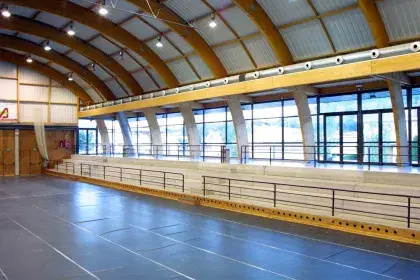 POLIDEPORTIVO EN BESALU ( GERONA )