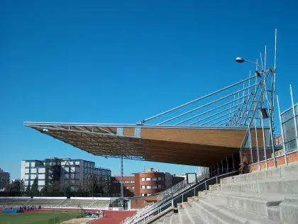 Tribunas en la Pista Vallehermoso