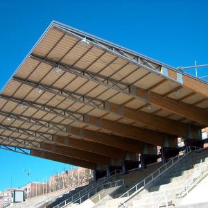 Tribunas en la Pista Vallehermoso